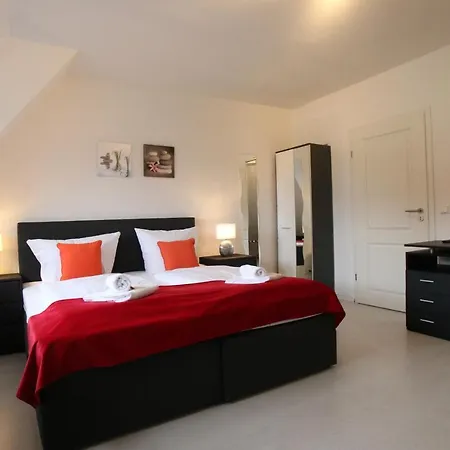 Gaestehaus Kronenstrasse Inn Schwetzingen