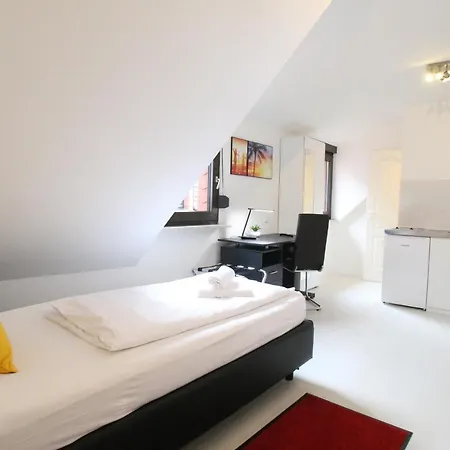 Gaestehaus Kronenstrasse Inn *