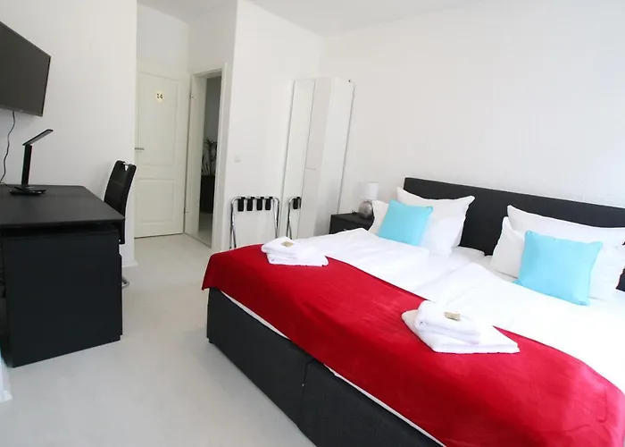 Gaestehaus Kronenstrasse シュヴェツィンゲン