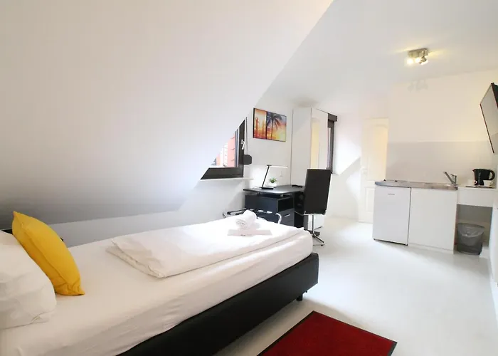 Gaestehaus Kronenstrasse イン *